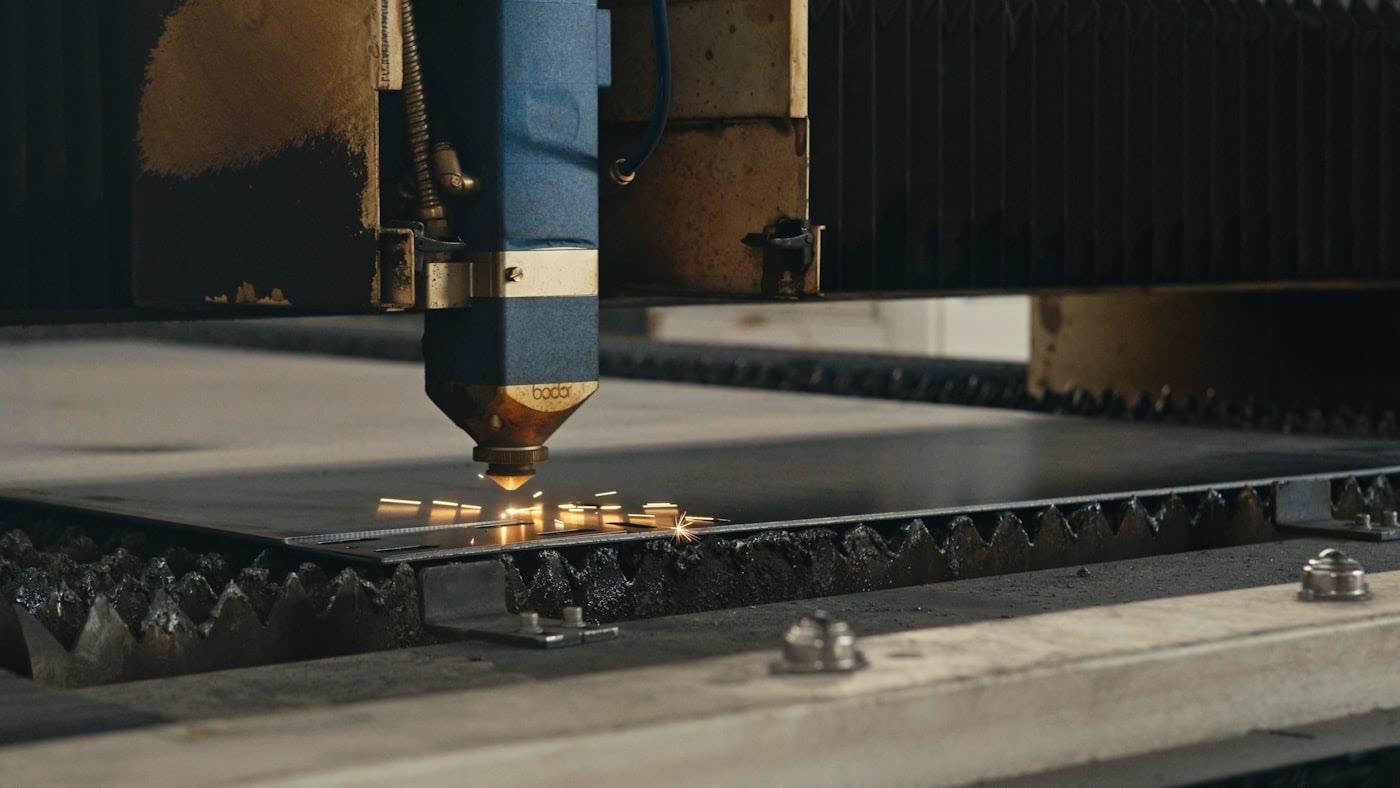 Fix the steel price in your Q4 quote, let the machine wait